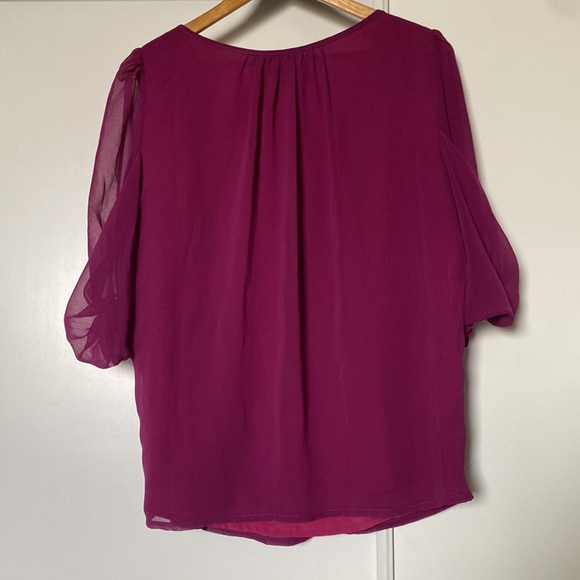 Lined rayon top with mock tie sleeves - Picture 2 of 2